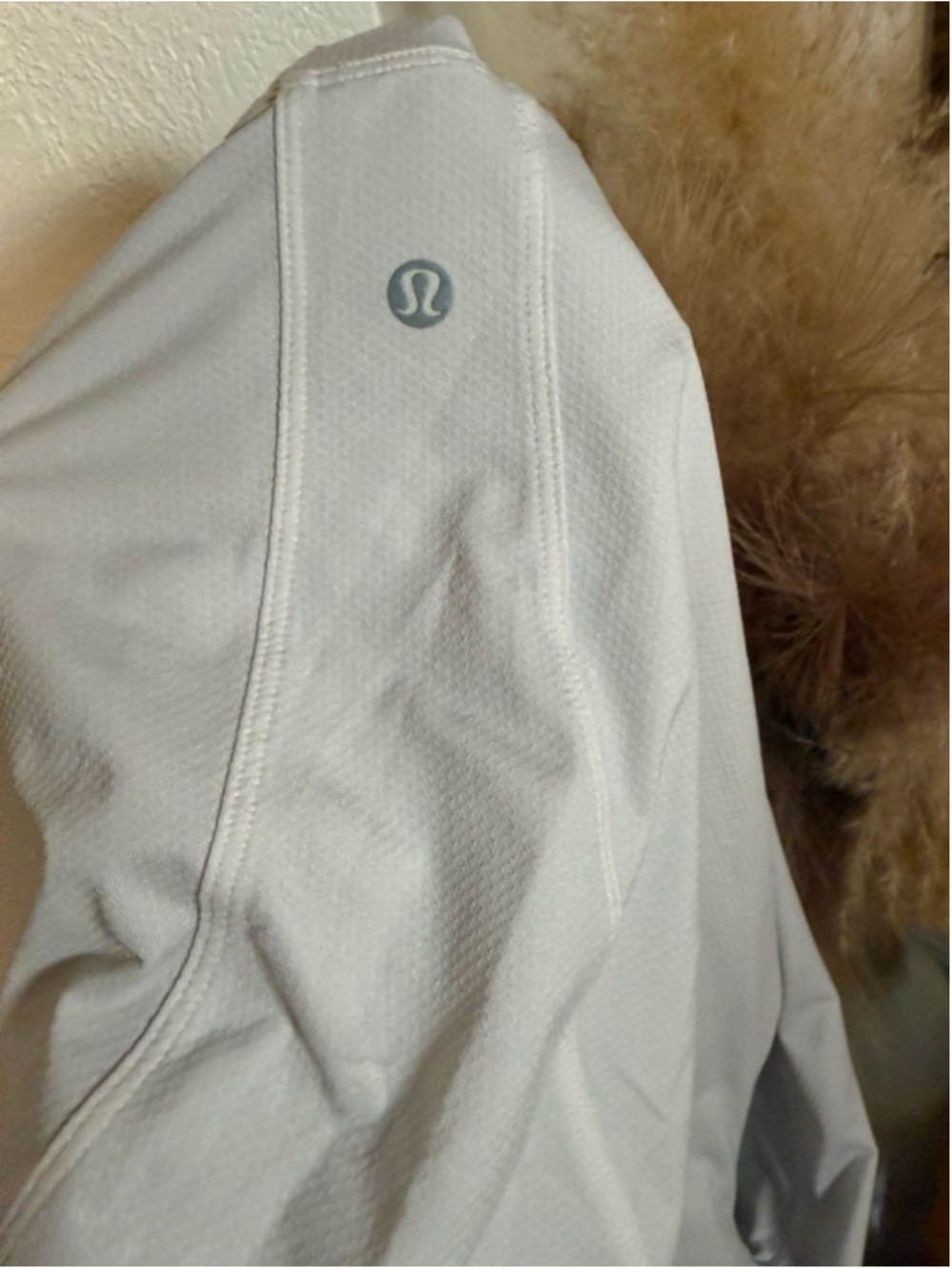 Preowned, white Lululemon Abrasion-Resistant Training top ,light grey, size M - Picture 2 of 3